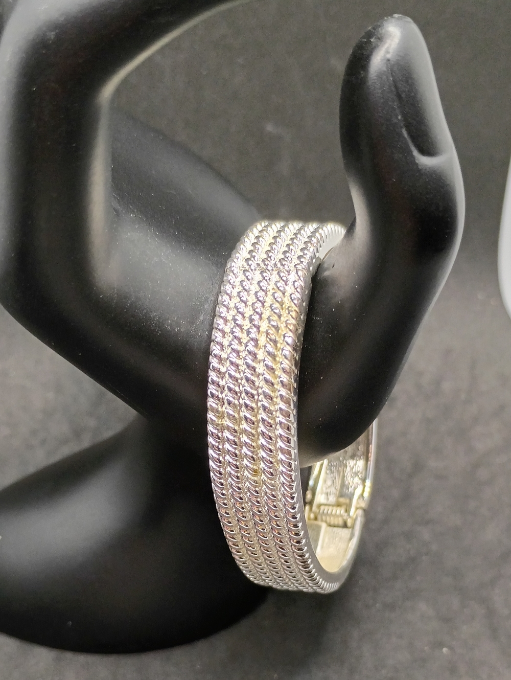 Elegant Silver Tone Rope-Textured Hinge Bracelet
